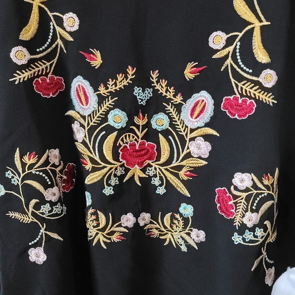 Floral Embroidered Cami Tank - Picture 9 of 9